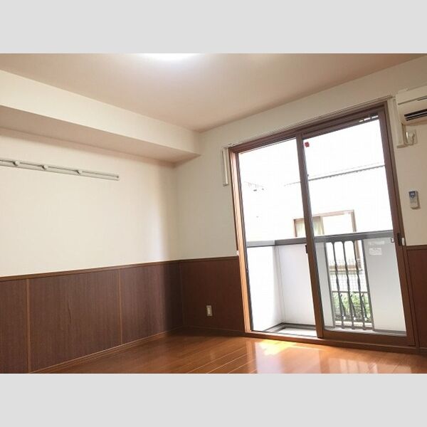 その他 (洋室8帖)