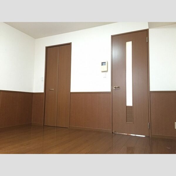 その他 (洋室8帖)