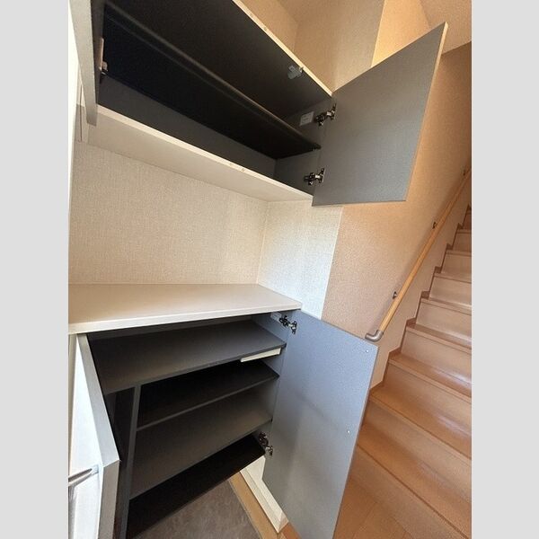 玄関 (シューズボックス)