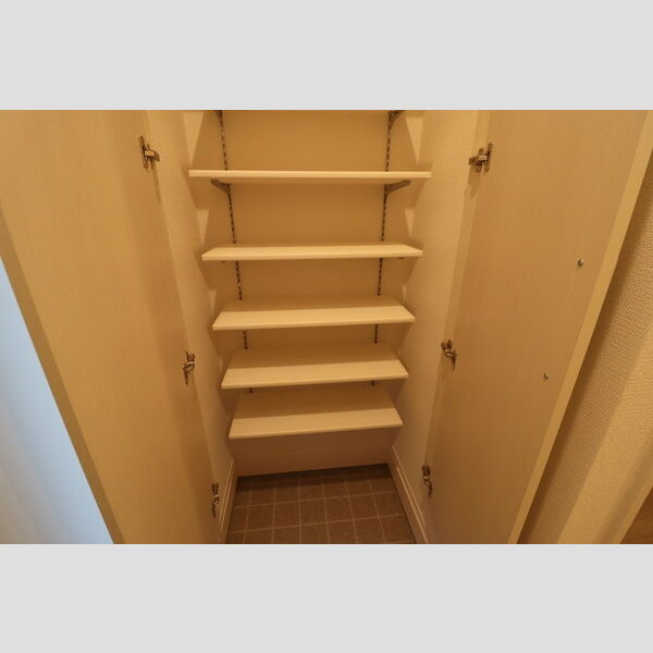 収納 (シューズクローク)