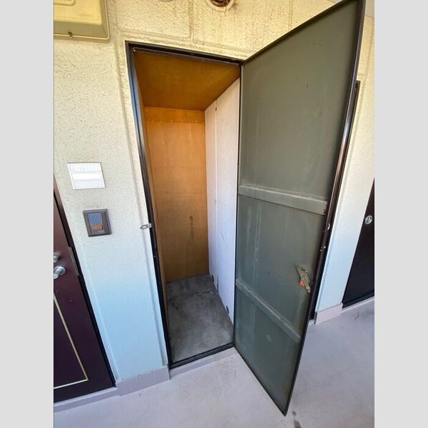 その他 (★玄関横物入★)