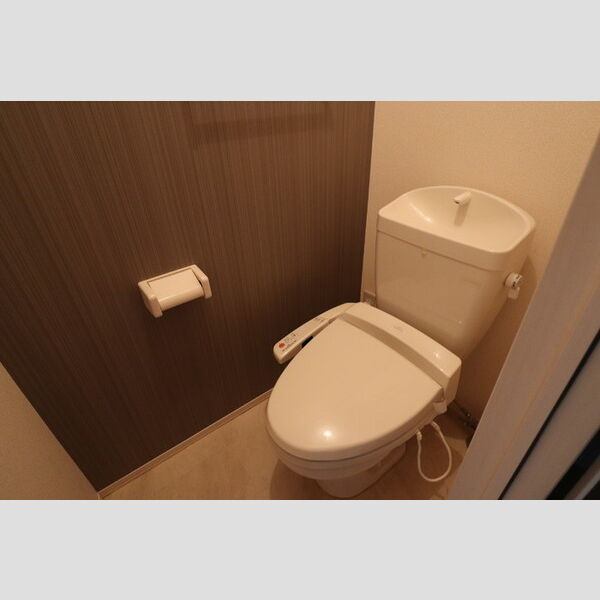 トイレ (温水洗浄暖房便座)