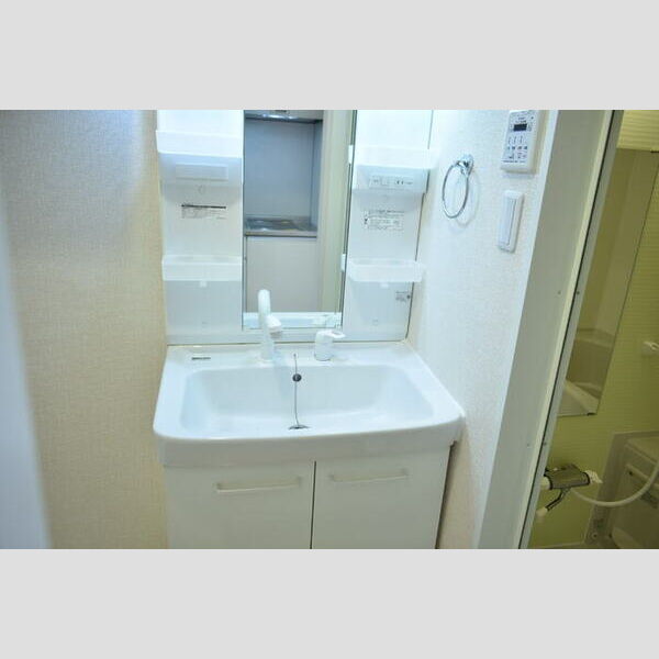 洗面所 (洗髪洗面化粧台)