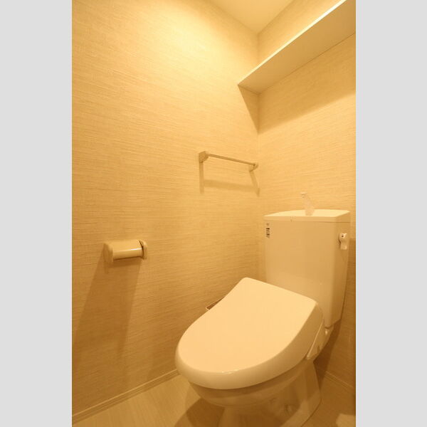 トイレ (温水洗浄暖房便座)