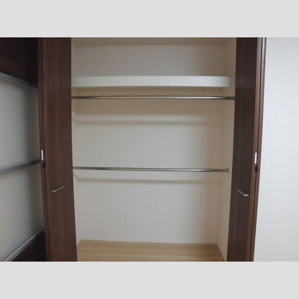 収納 (廊下　物入)