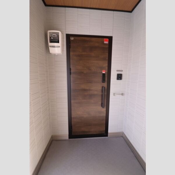 玄関 (玄関ドア)