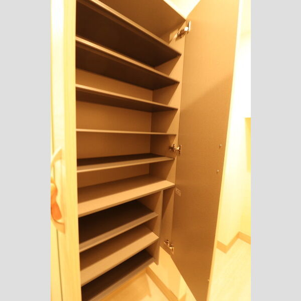 玄関 (シューズボックス)