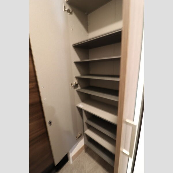 玄関 (シューズボックス)