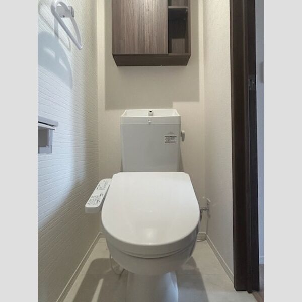 トイレ (温水洗浄暖房便座)