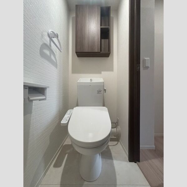 トイレ (温水洗浄暖房便座)