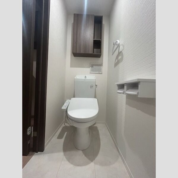 トイレ (温水洗浄暖房便座)