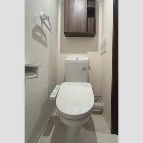 トイレ (温水洗浄暖房便座)