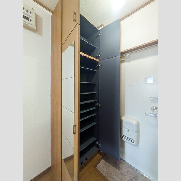 玄関 (シューズボックス)