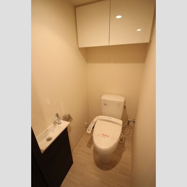 トイレ (温水洗浄暖房便座)