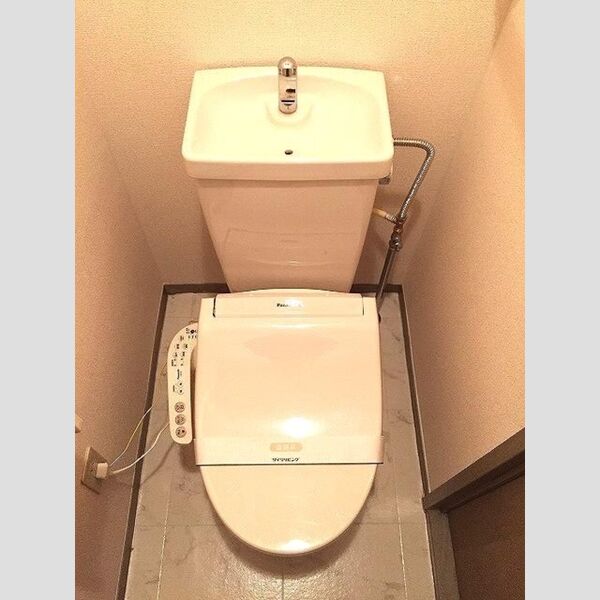 トイレ (温水洗浄暖房便座)