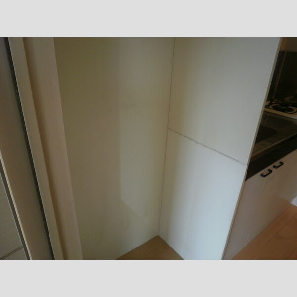 その他 (冷蔵庫置場です)