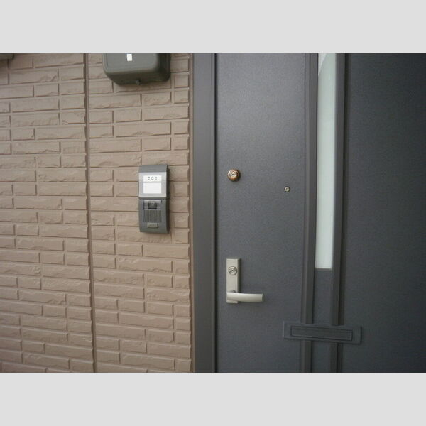 玄関 (2キー2ロックです)