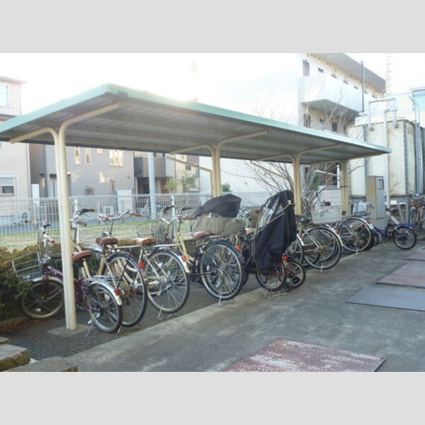 現地周辺 (駐輪場)