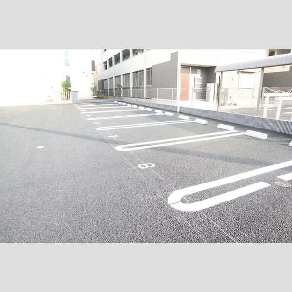 駐車場 (駐車場)