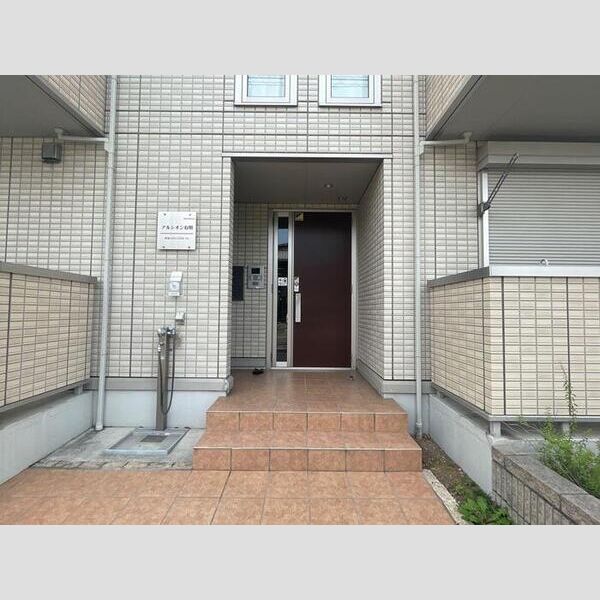エントランス (エントランス)