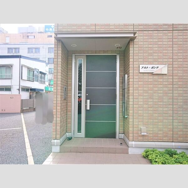 エントランス (エントランス)