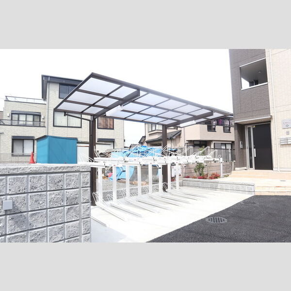 現地周辺 (駐輪場)