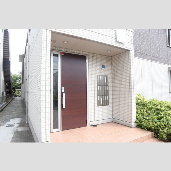 エントランス (エントランス)