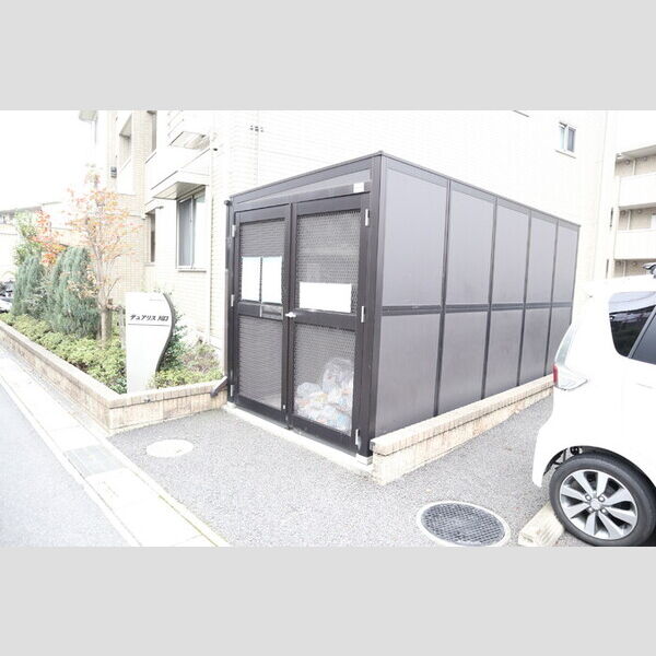 現地周辺 (ゴミ置き場)