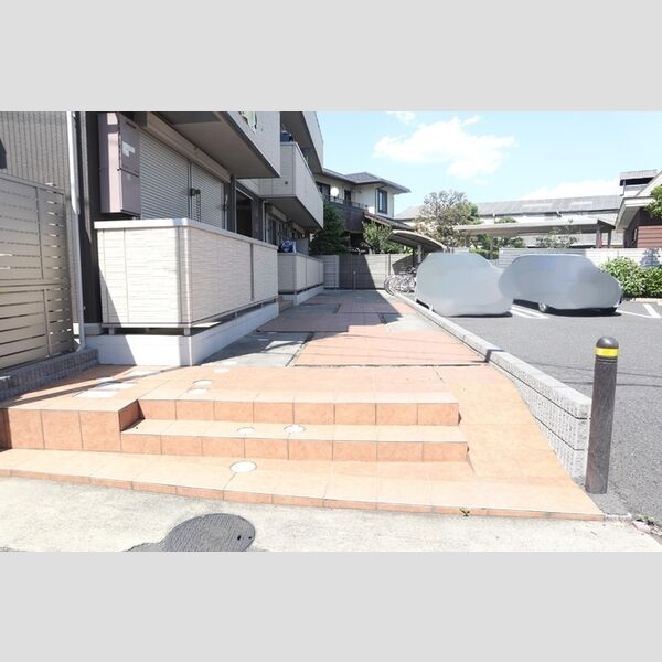 エントランス (アプローチ)