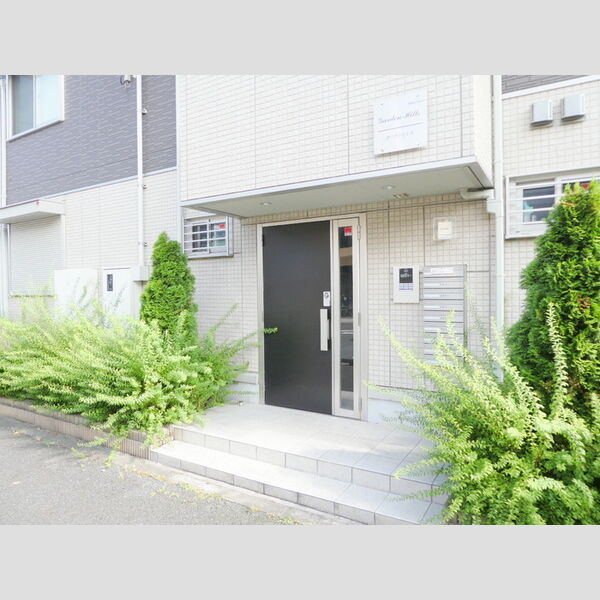 エントランス (エントランス)