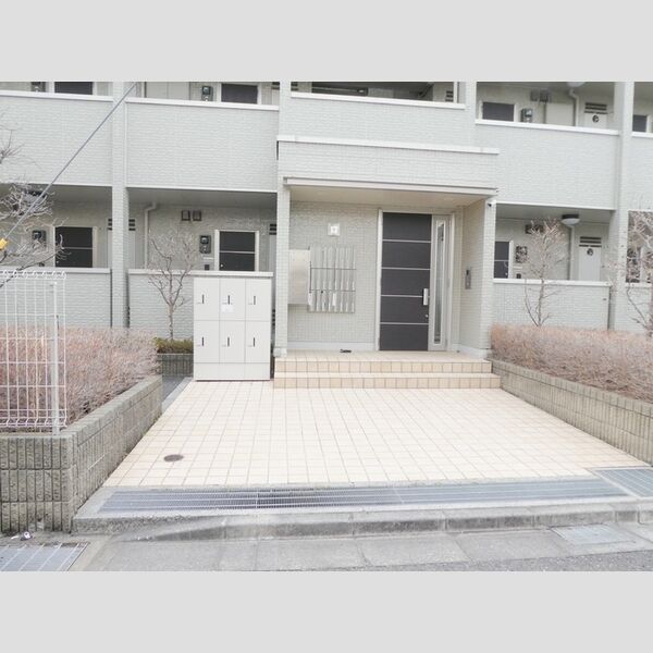 エントランス (エントランス)