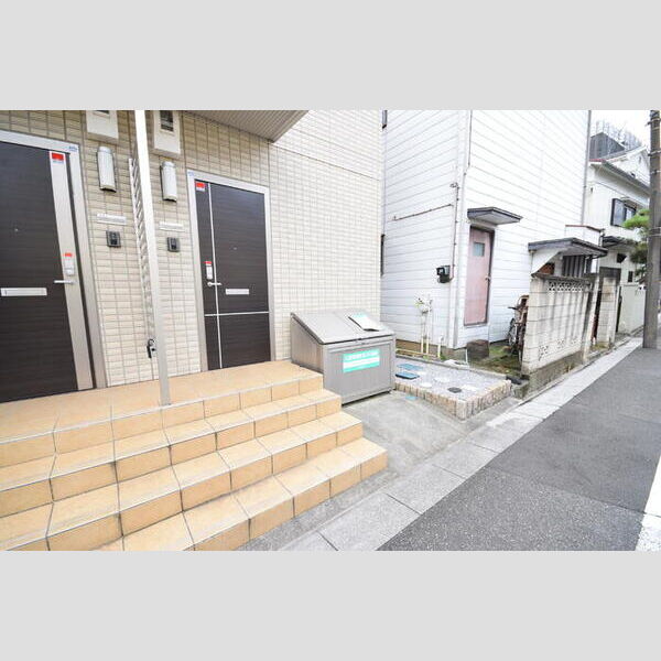 現地周辺 (ゴミストッカー)