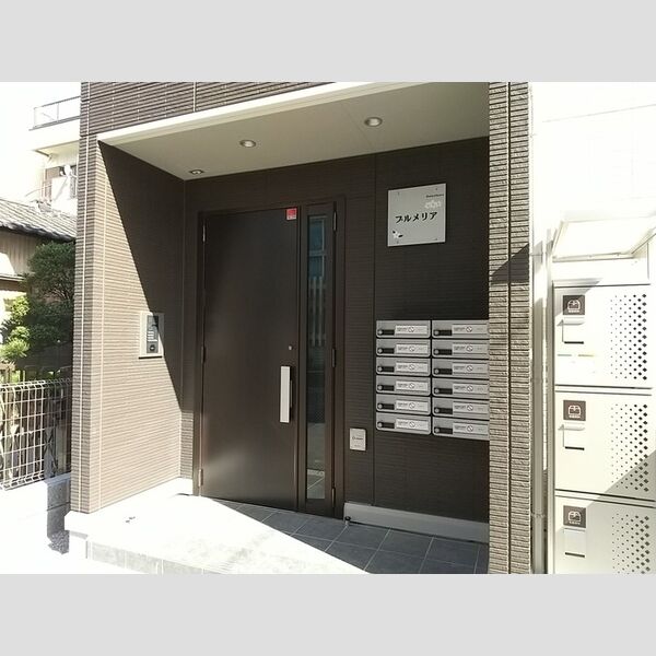エントランス (エントランス)