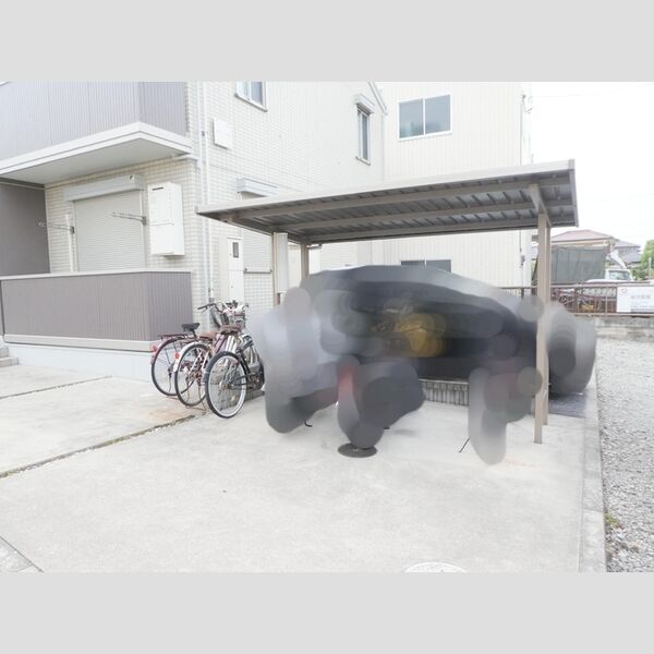現地周辺 (駐輪場)