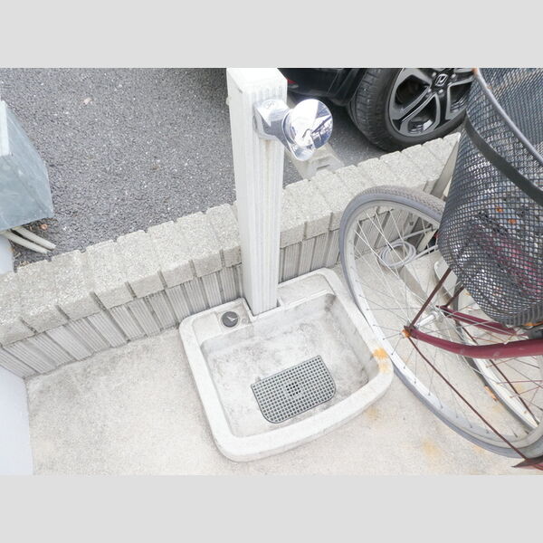 現地周辺 (ペット専用足洗い場)