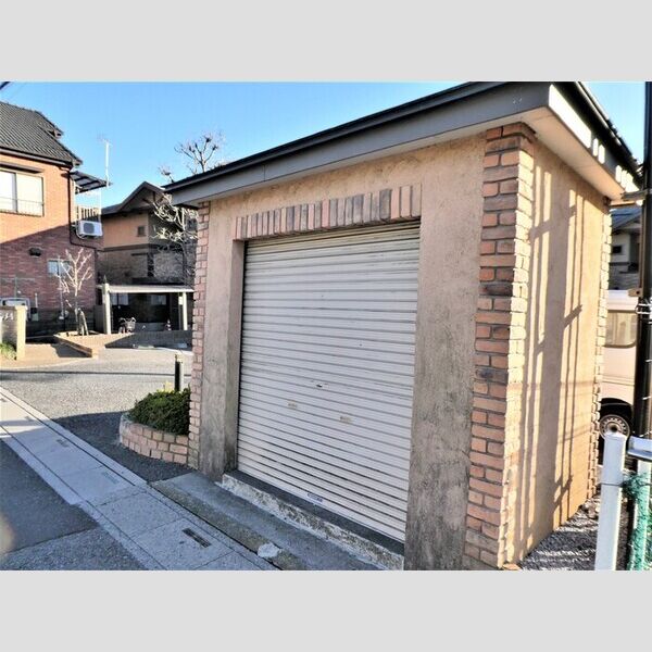 現地周辺 (入居者専用ゴミ置き場)