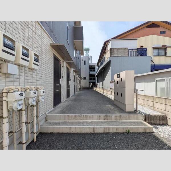 エントランス (エントランス)