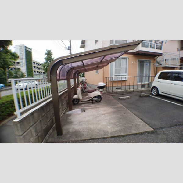 現地周辺 (駐輪場)