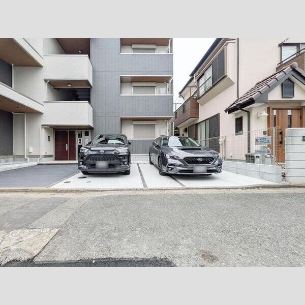 駐車場 (駐車場)