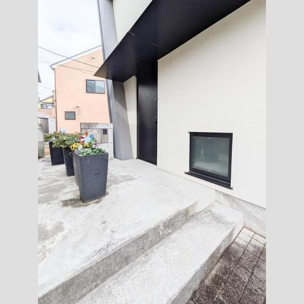 エントランス (エントランス)