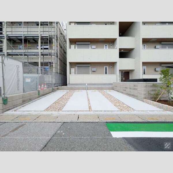 駐車場 (駐車場)