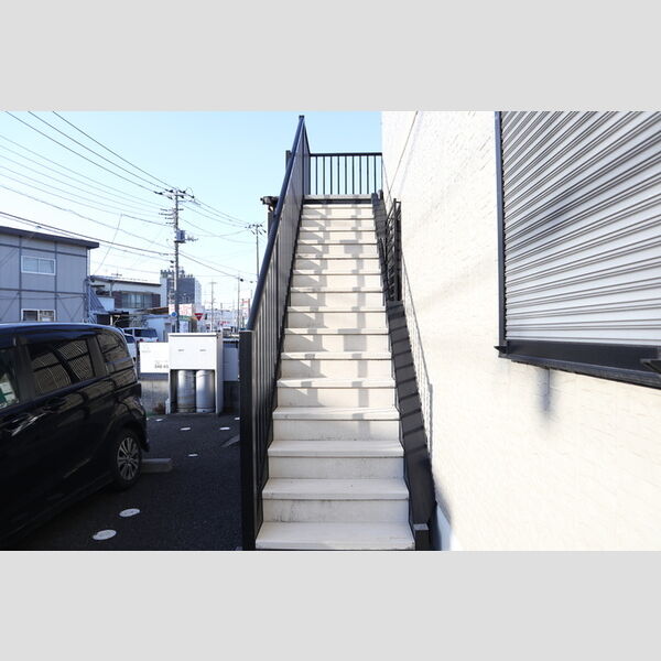 エントランス (2階階段)