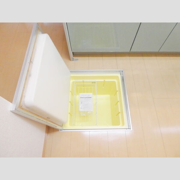 その他 (床下収納)