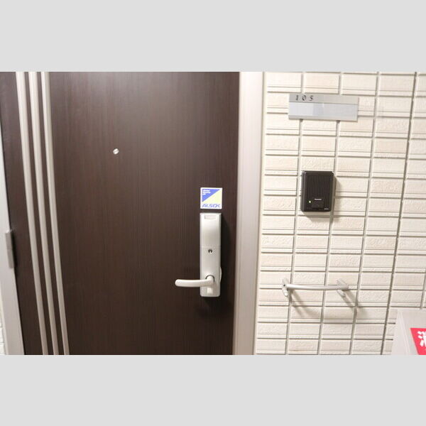 玄関 (玄関ドア)
