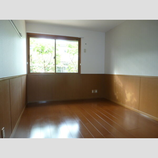 その他 (北側洋室)