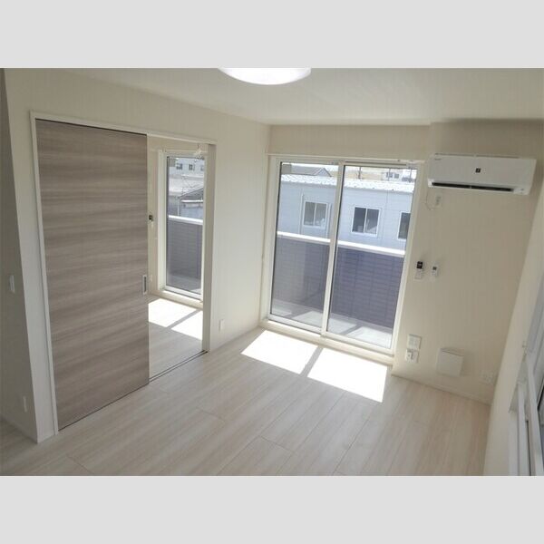 その他 (LDKと洋室4帖)