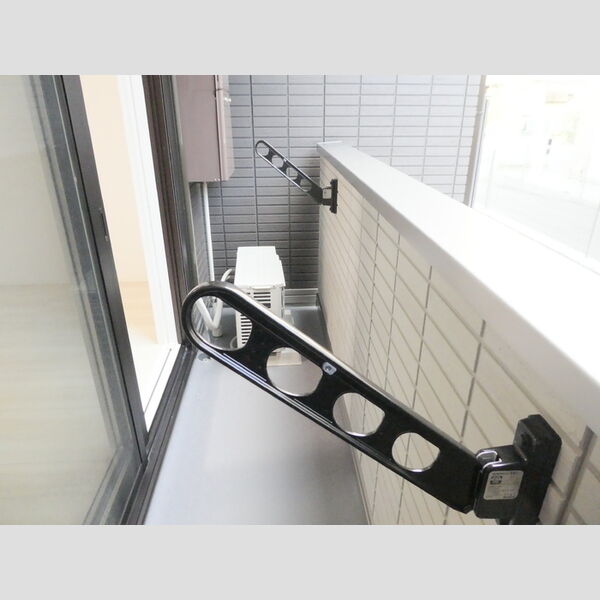 その他 (物干し竿ホルダー)