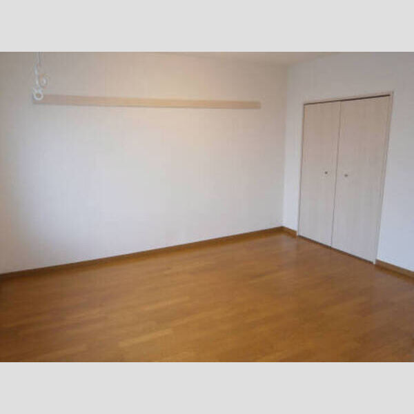 その他 (部屋にはエアコンも付いてます)