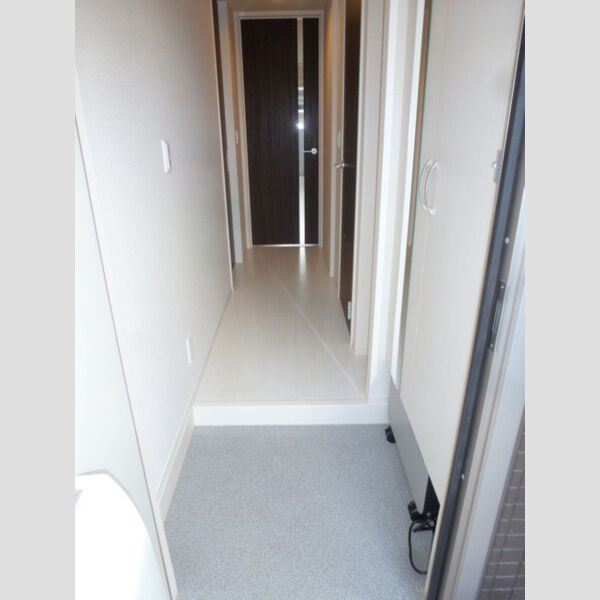 玄関 (玄関スペース)