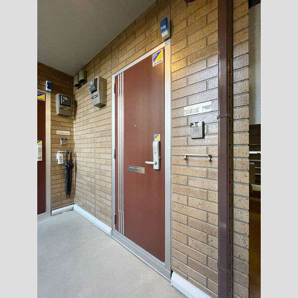 玄関 (玄関ドア)